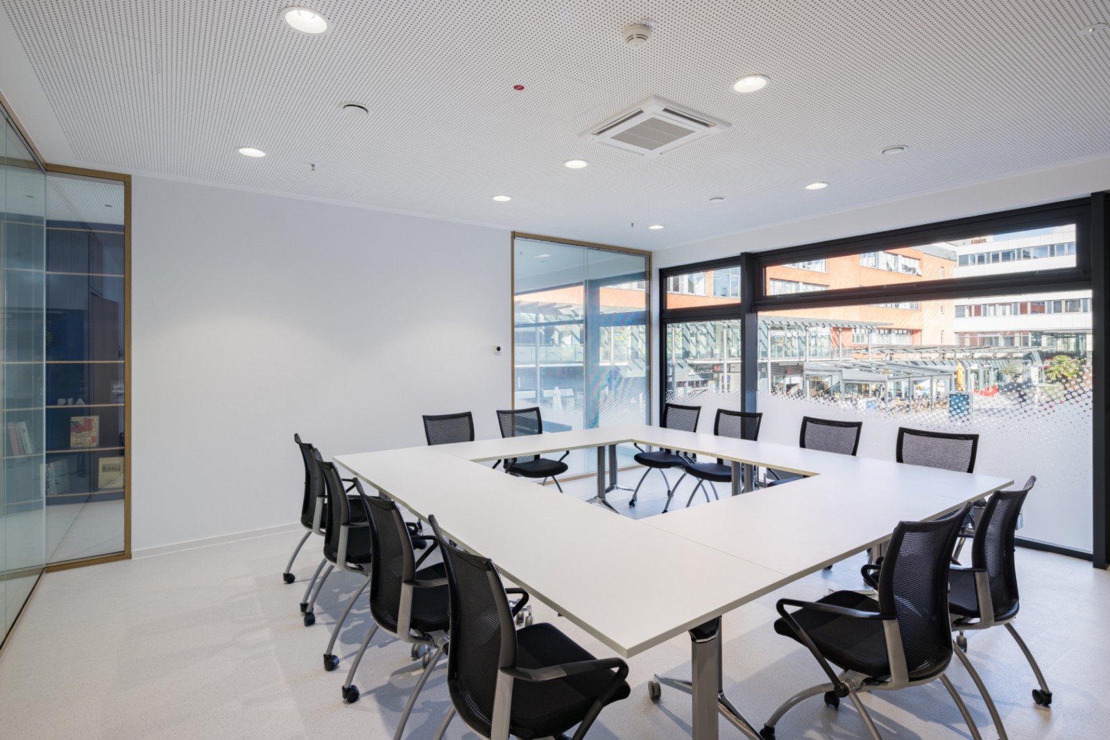 DIA Stadtfoyer DA 42