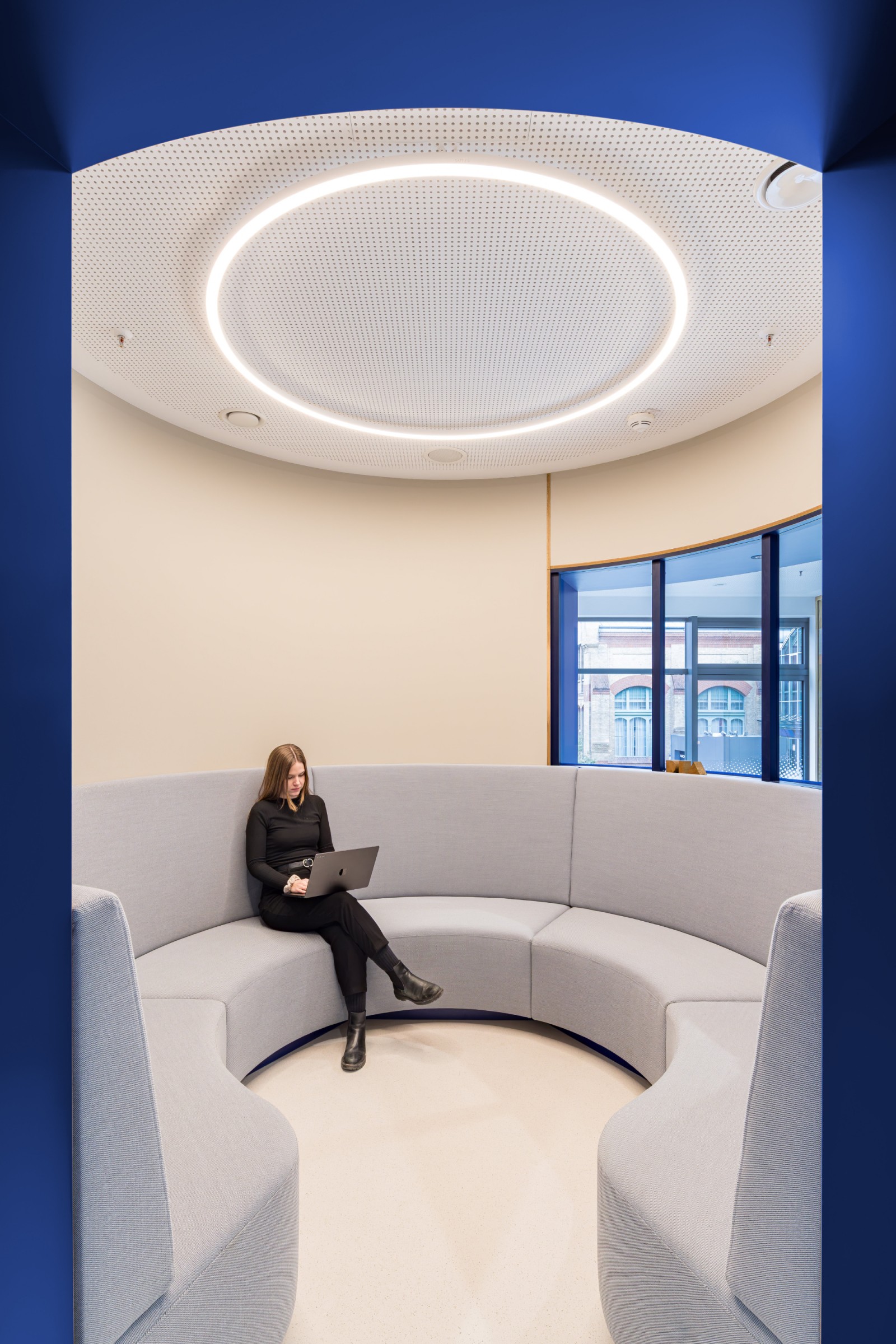 DIA Stadtfoyer DA 46